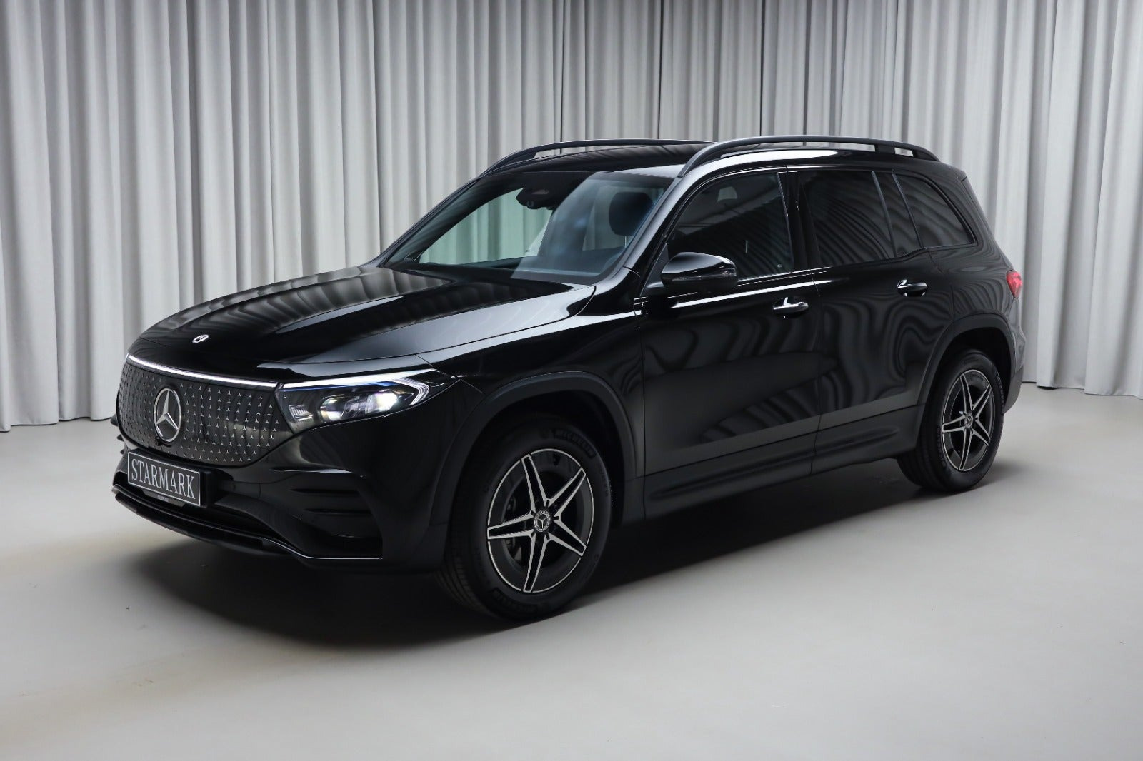 Sort Mercedes EQB250+ fra 2026