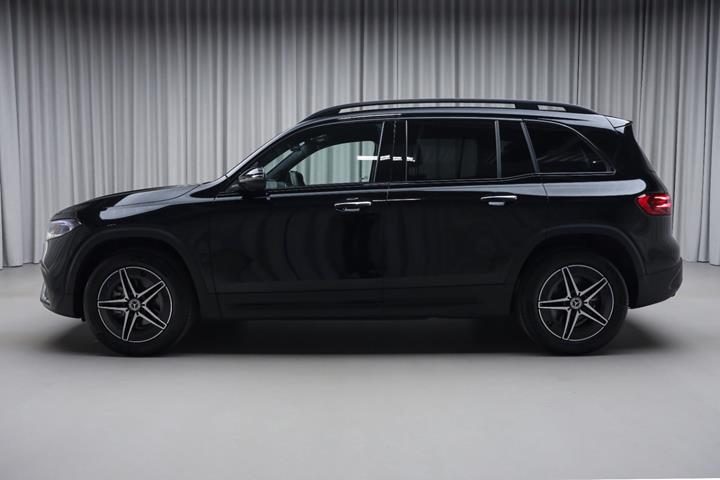 Sort Mercedes EQB250+ fra 2026