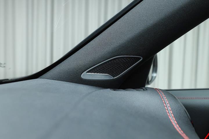Sort Mercedes EQB250+ fra 2026