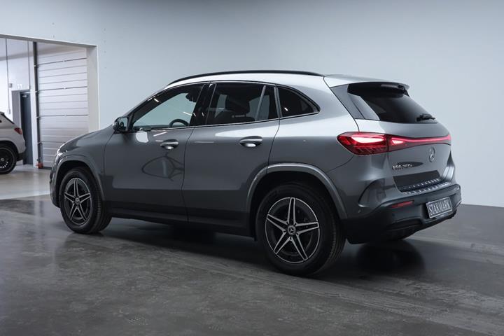 Grå Mercedes EQA250+ fra 2025