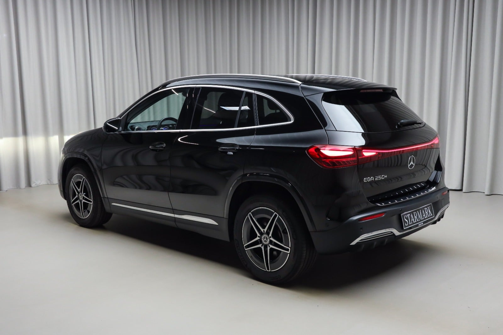 Sort Mercedes EQA250+ fra 2025