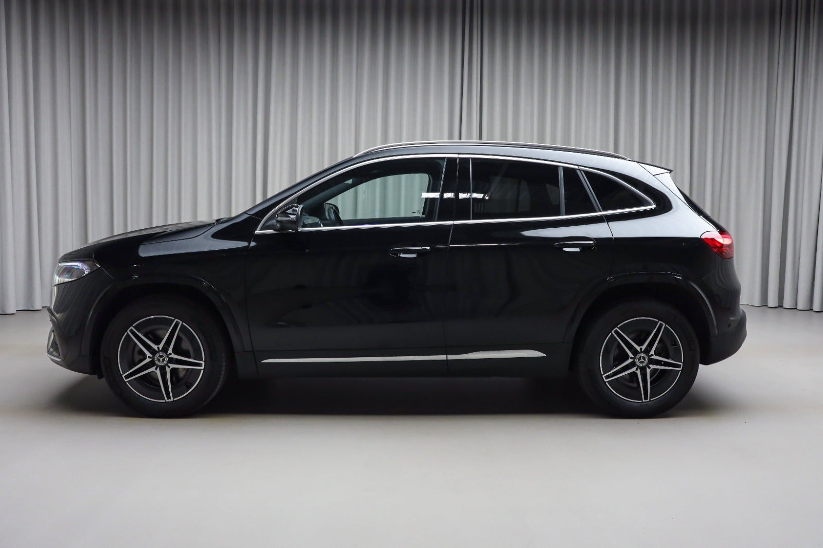 Sort Mercedes EQA250+ fra 2025