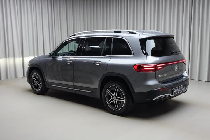 Grå Mercedes EQB250+ fra 2026