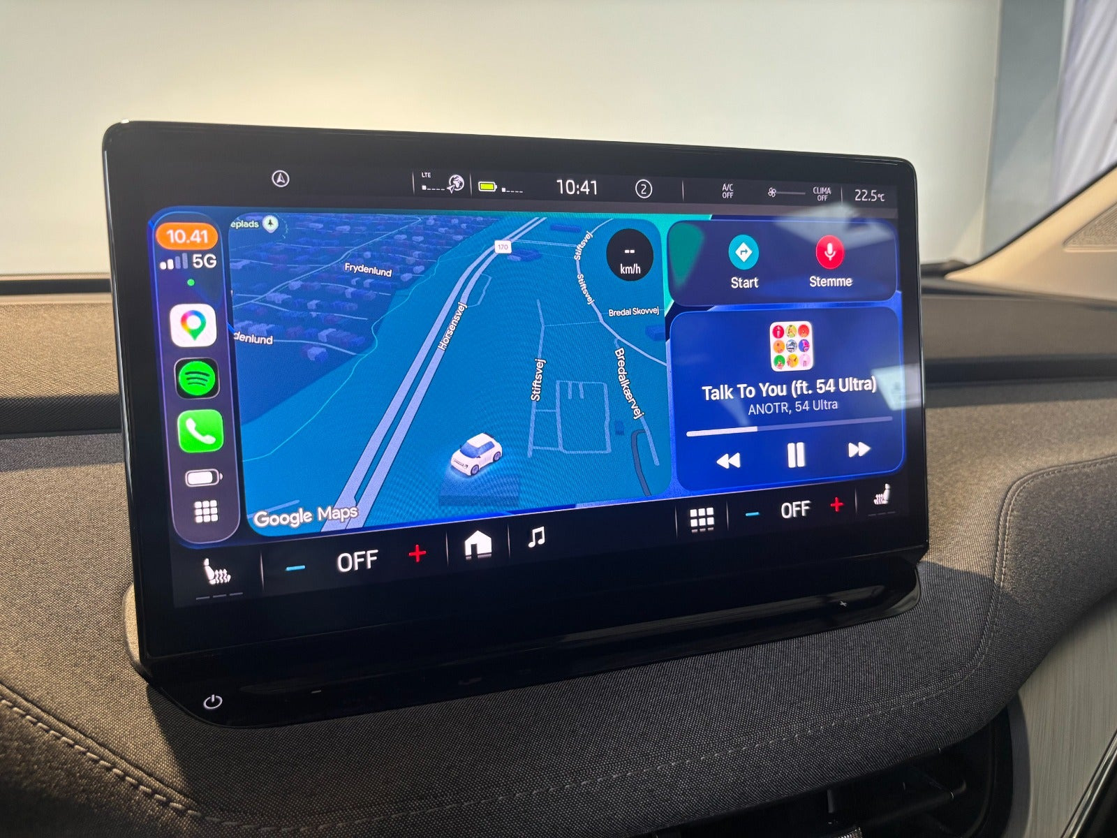 Sølv Skoda Enyaq fra 2024
