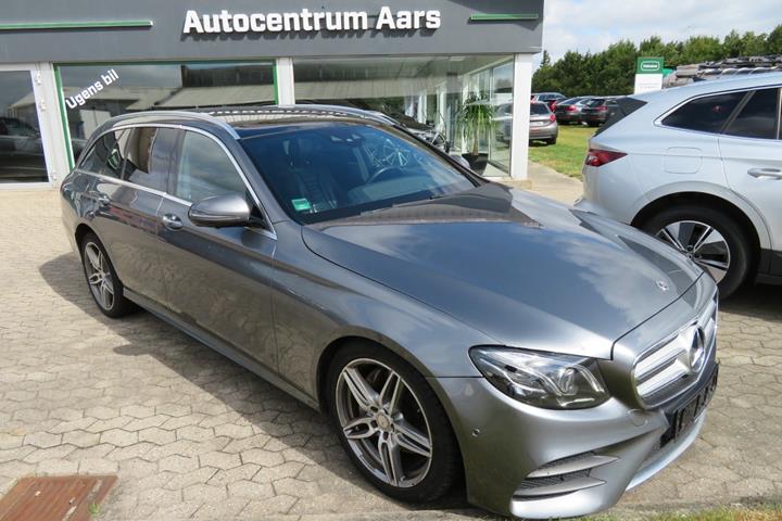 Grå Mercedes E220 d fra 2017