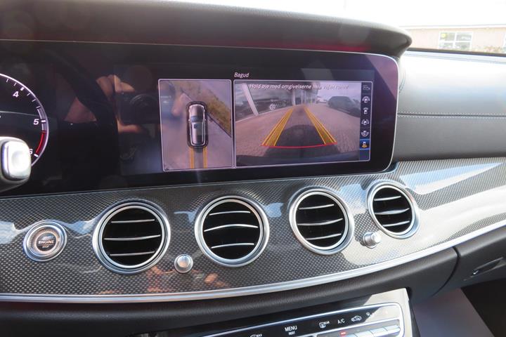 Grå Mercedes E220 d fra 2017