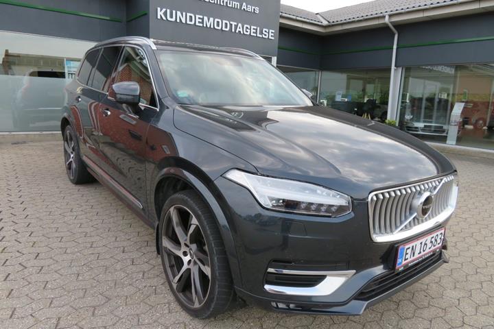 Grå Volvo XC90 fra 2021