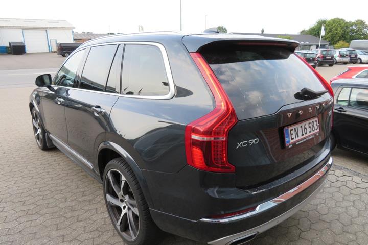 Grå Volvo XC90 fra 2021