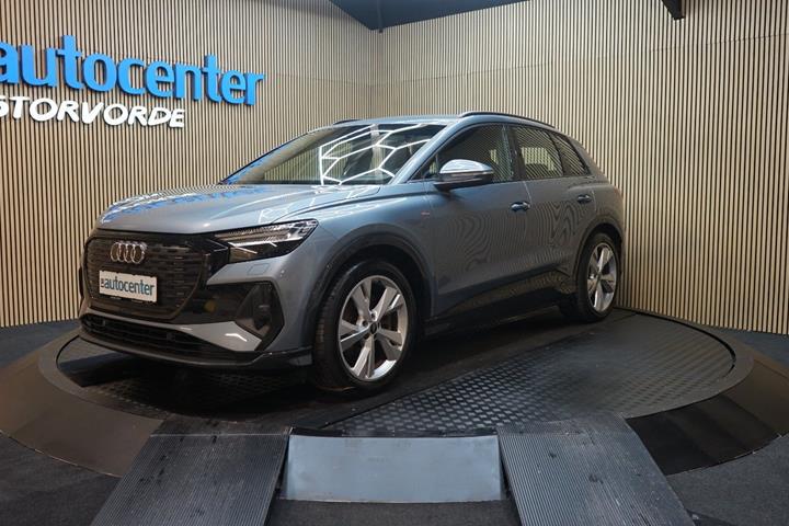 Blå Audi Q4 e-tron fra 2025