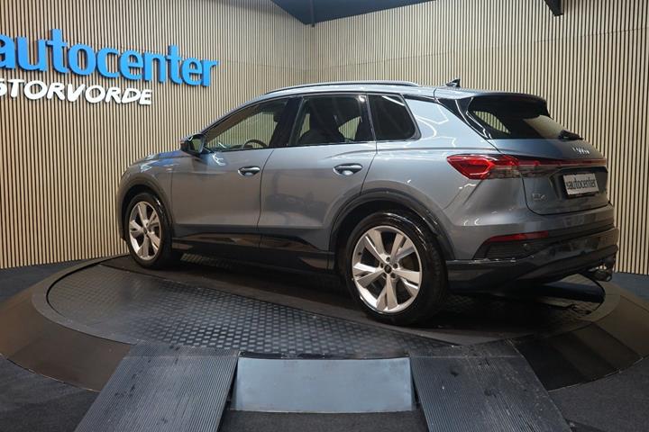 Blå Audi Q4 e-tron fra 2025