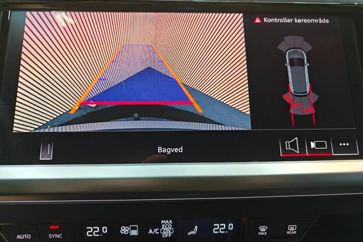 Blå Audi Q4 e-tron fra 2025