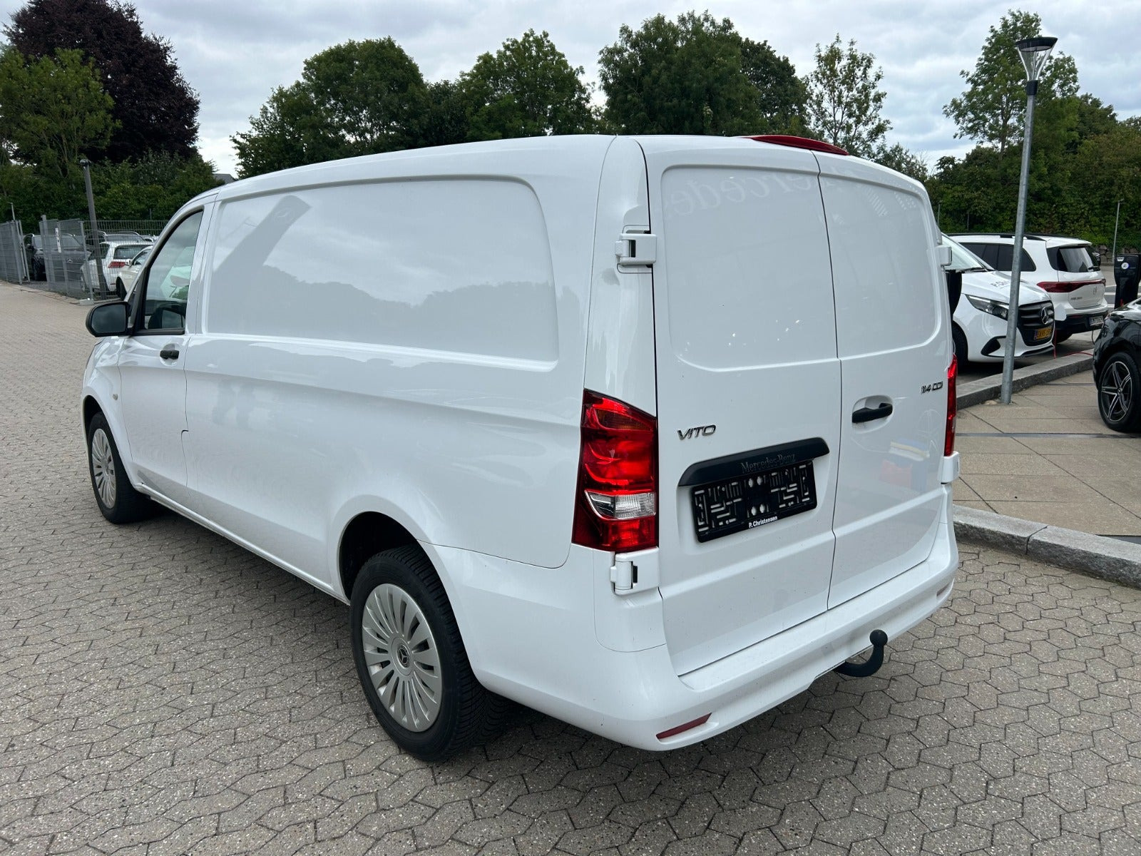 Hvid Mercedes Vito 114 fra 2024