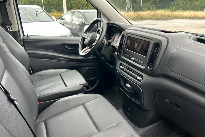 Hvid Mercedes Vito 114 fra 2024