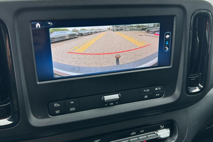 Hvid Mercedes Vito 114 fra 2024
