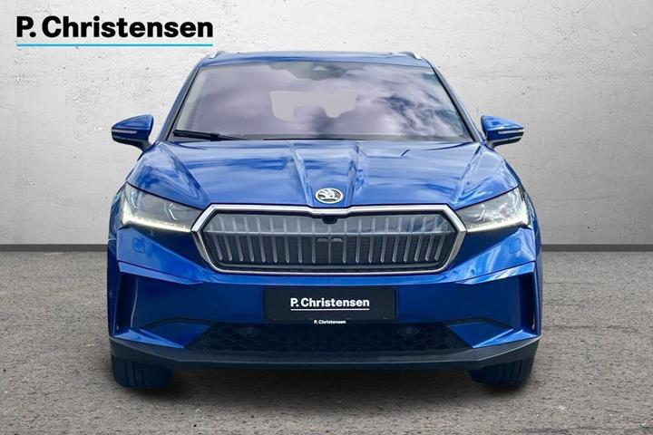 Blå Skoda Enyaq fra 2023