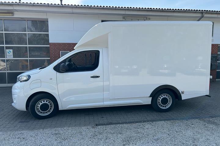 Hvid Peugeot e-Expert fra 2024