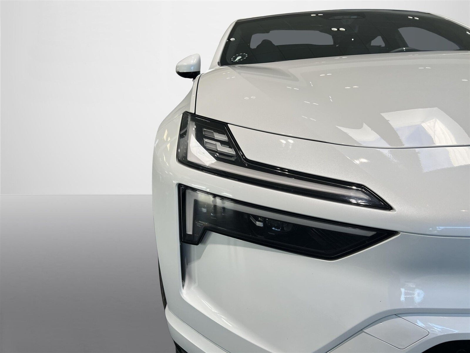 Hvid Polestar 4 fra 2026