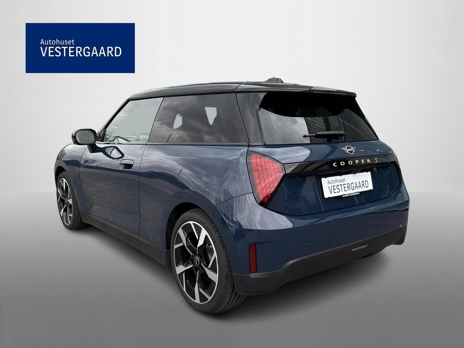 Blå Mini Cooper SE fra 2024