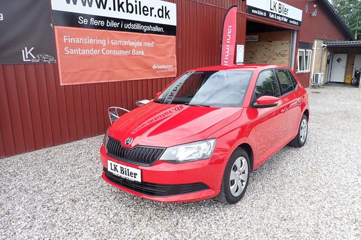 Rød Skoda Fabia fra 2015