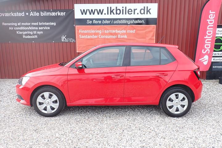 Rød Skoda Fabia fra 2015
