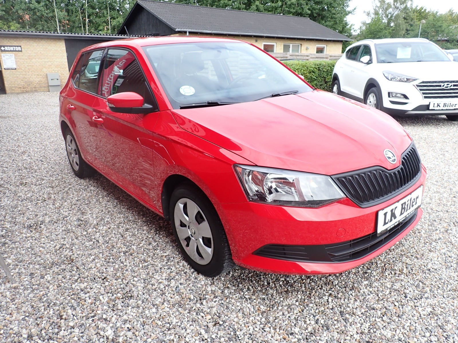 Rød Skoda Fabia fra 2015