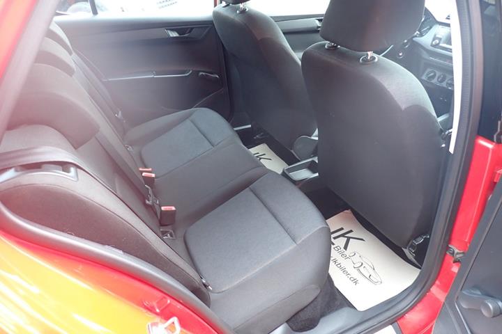 Rød Skoda Fabia fra 2015