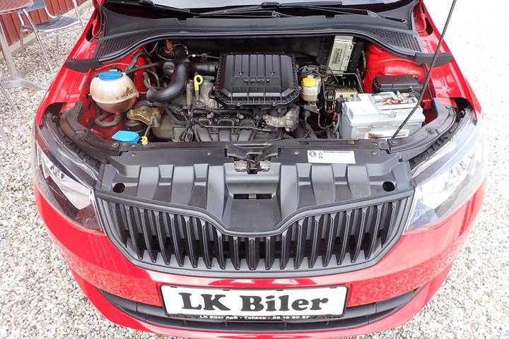 Rød Skoda Fabia fra 2015