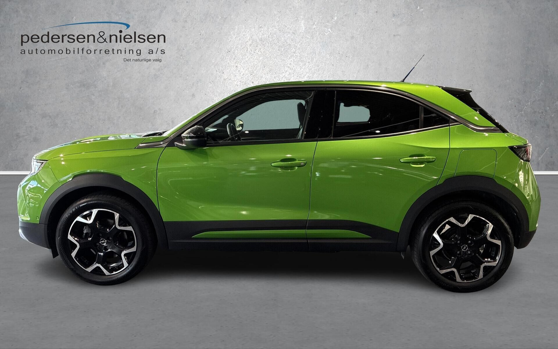 Grøn Opel Mokka-e fra 2023