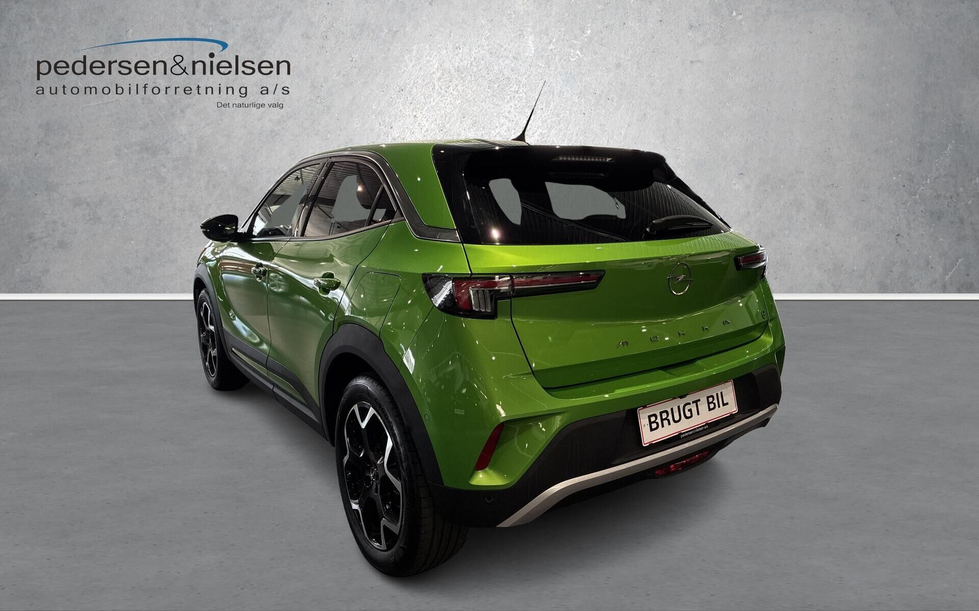 Grøn Opel Mokka-e fra 2023