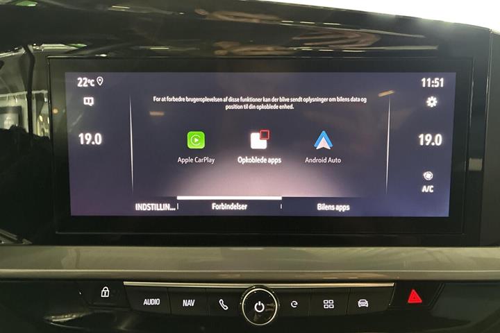 Grøn Opel Mokka-e fra 2023