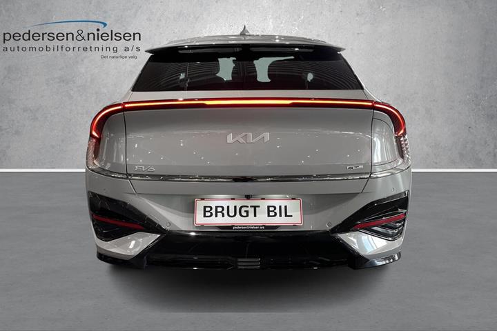 Grå Kia EV6 fra 2025
