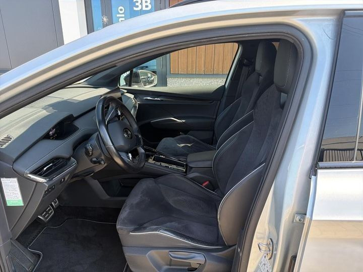 Sølv Skoda Enyaq fra 2021