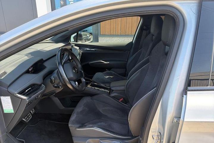Sølv Skoda Enyaq fra 2021
