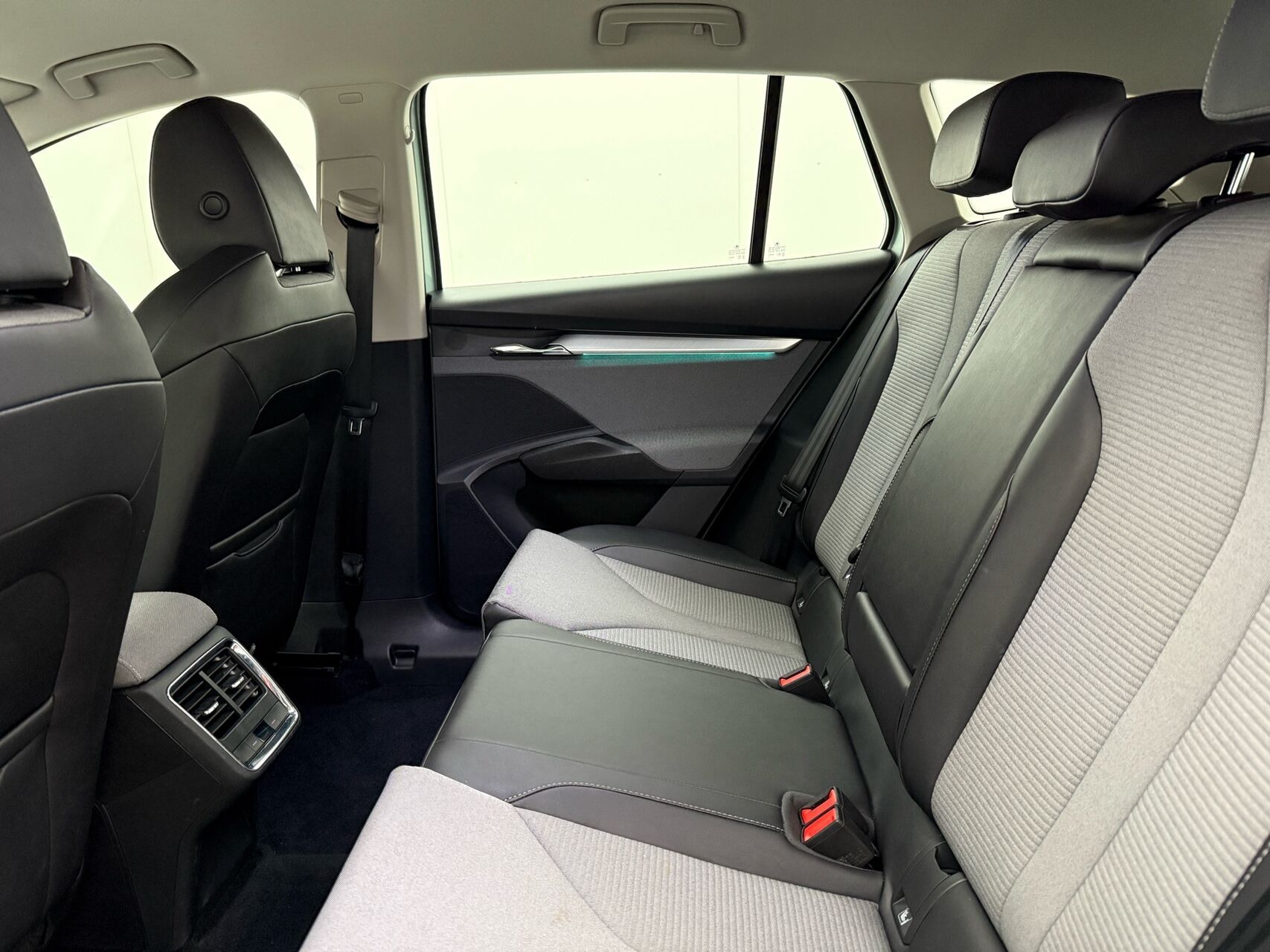 Sølv Skoda Enyaq fra 2021