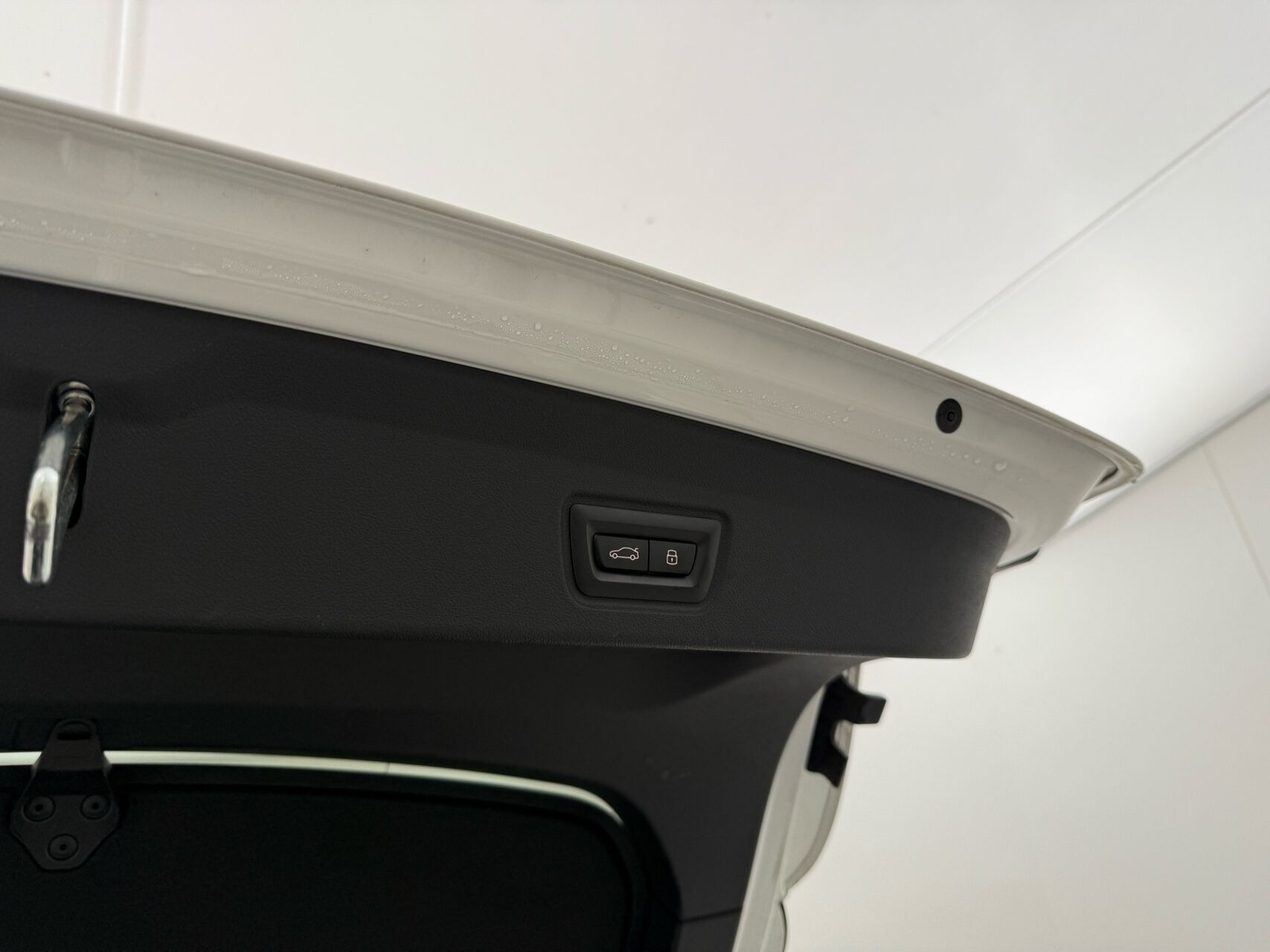 Hvid BMW i4 fra 2023