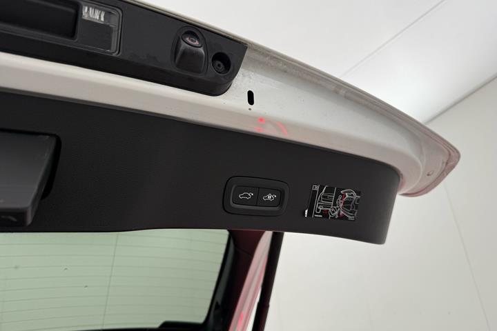 Hvid Volvo C40 fra 2021
