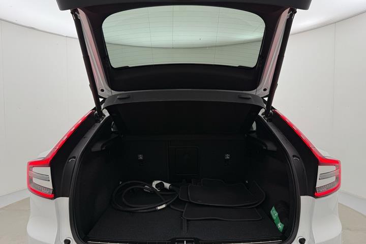 Hvid Volvo C40 fra 2021
