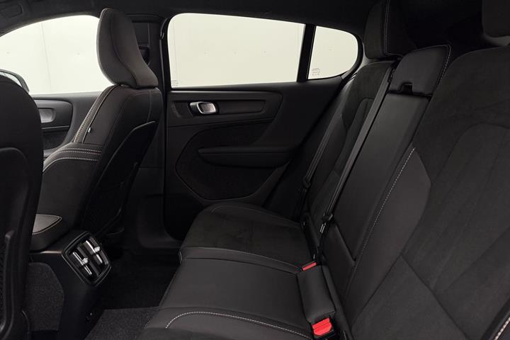 Hvid Volvo C40 fra 2021
