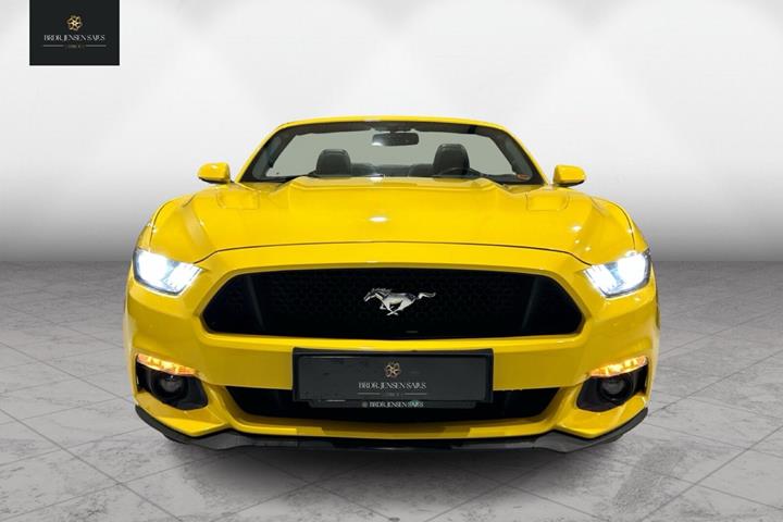 Gul Ford Mustang fra 2016
