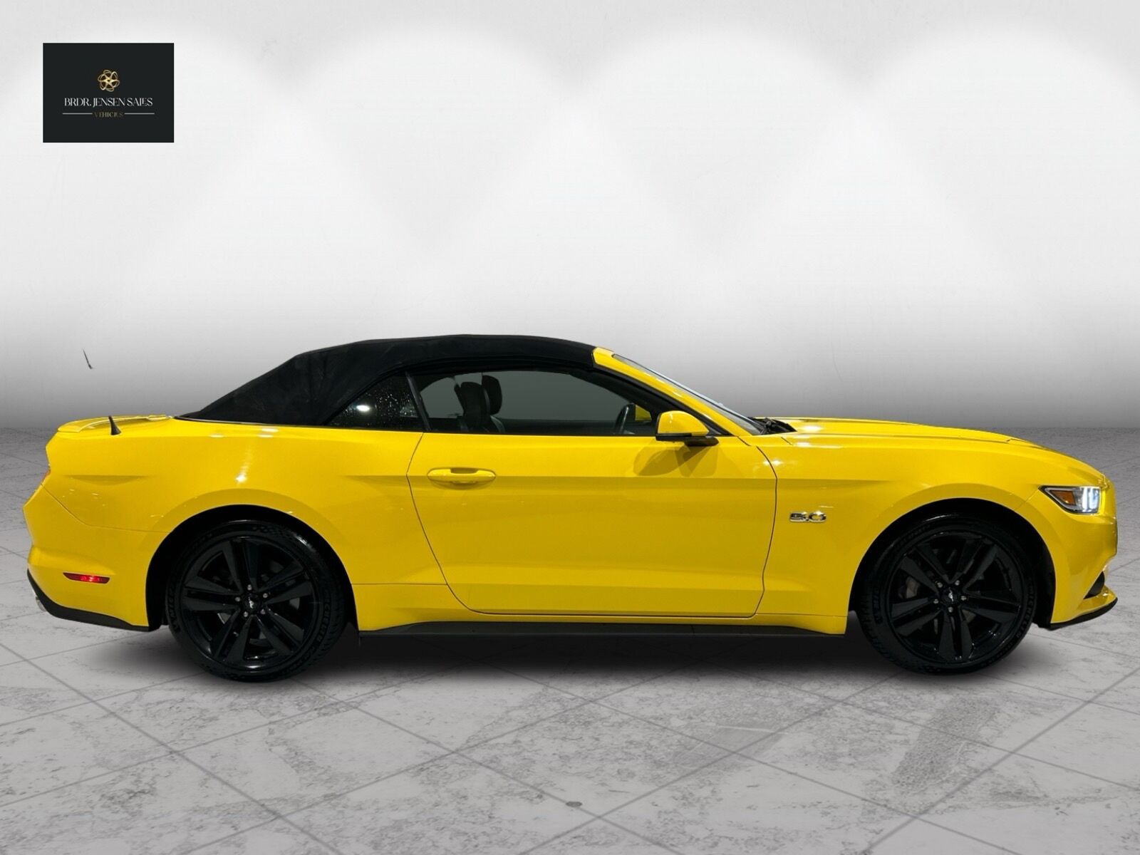 Gul Ford Mustang fra 2016