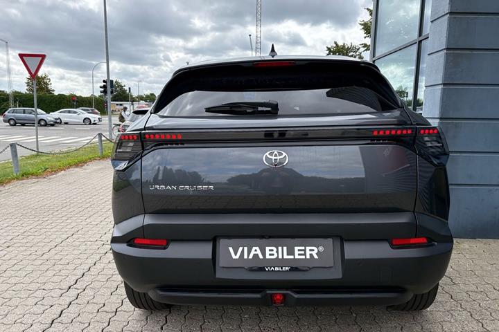 Grå Toyota Urban Cruiser fra 2025