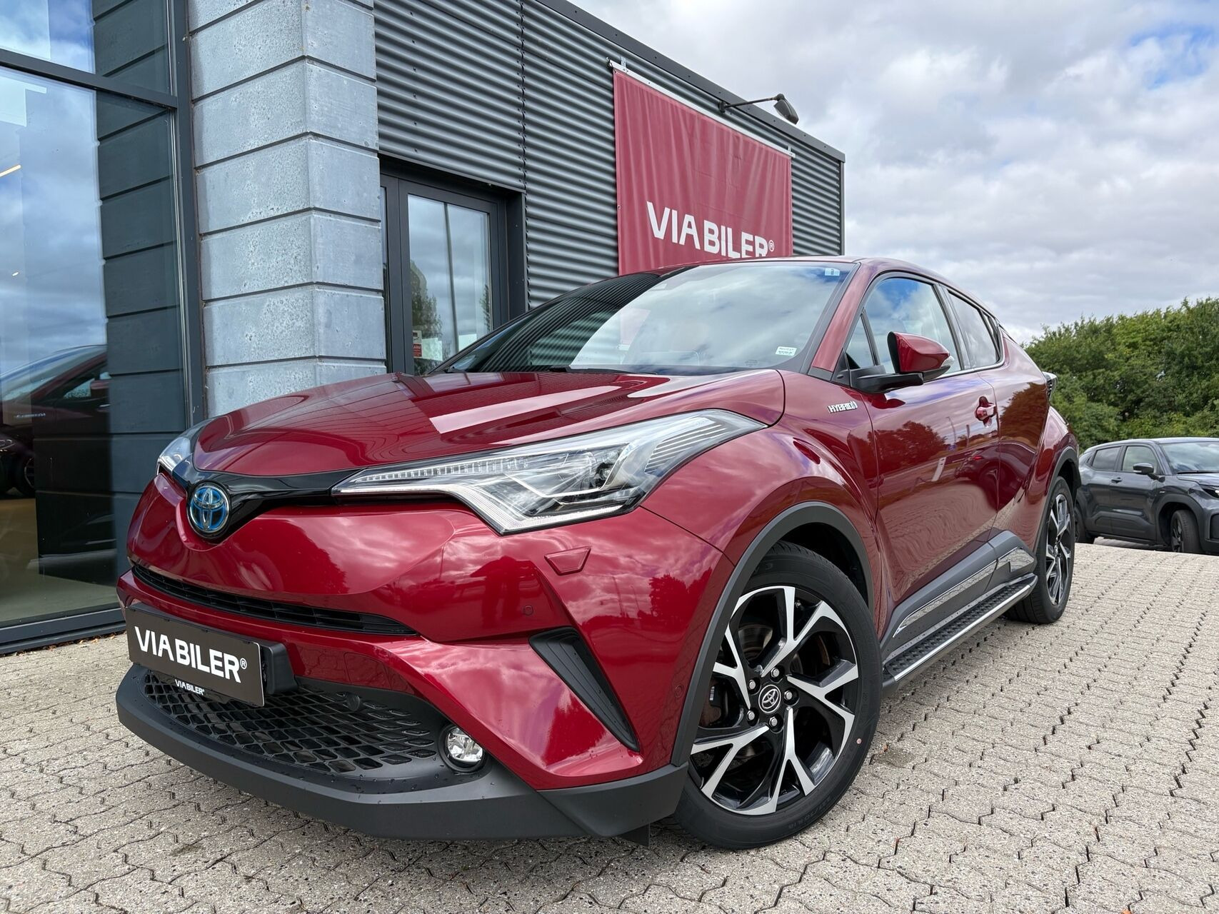 Toyota C-HR 1,8 Hybrid C-LUB Premium Selected Multidrive S 122HK 5d Aut.
