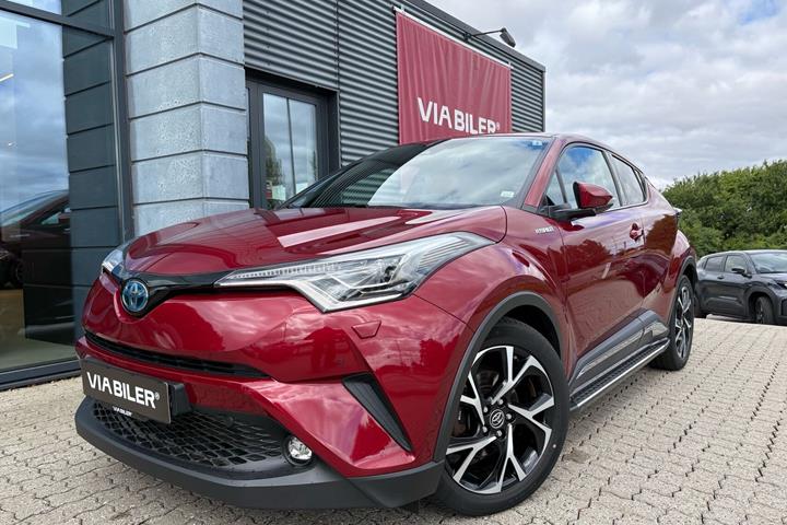 Rød Toyota C-HR fra 2019
