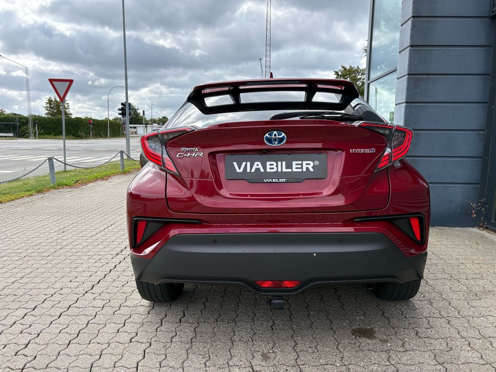 Rød Toyota C-HR fra 2019