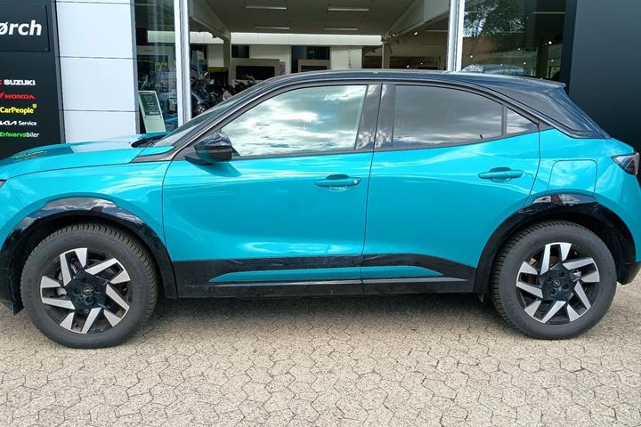 Turquoise Opel Mokka-e fra 2025