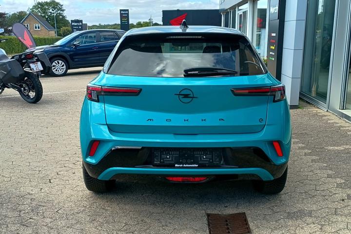 Turquoise Opel Mokka-e fra 2025