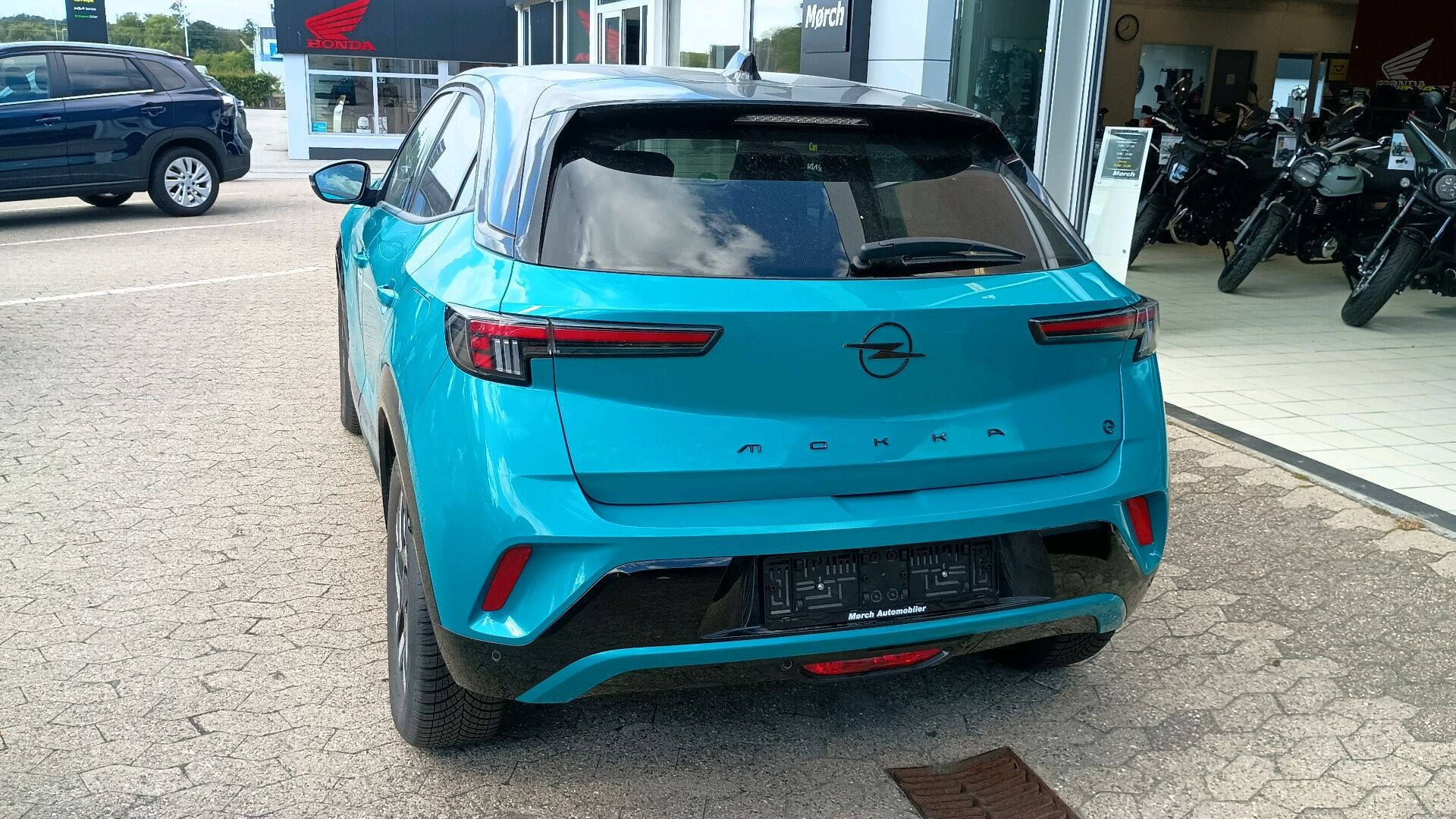 Turquoise Opel Mokka-e fra 2025