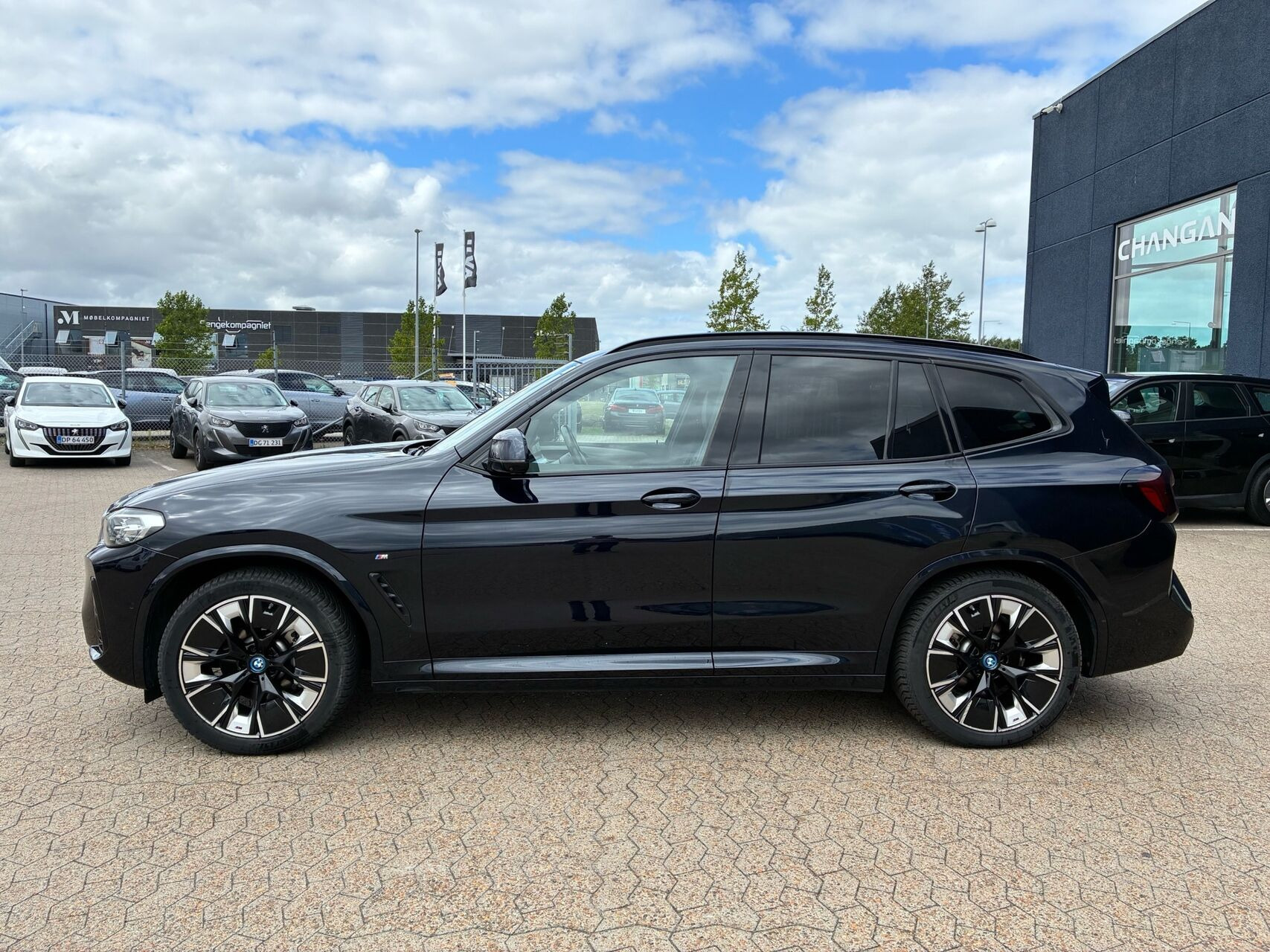 Sort BMW iX3 fra 2022