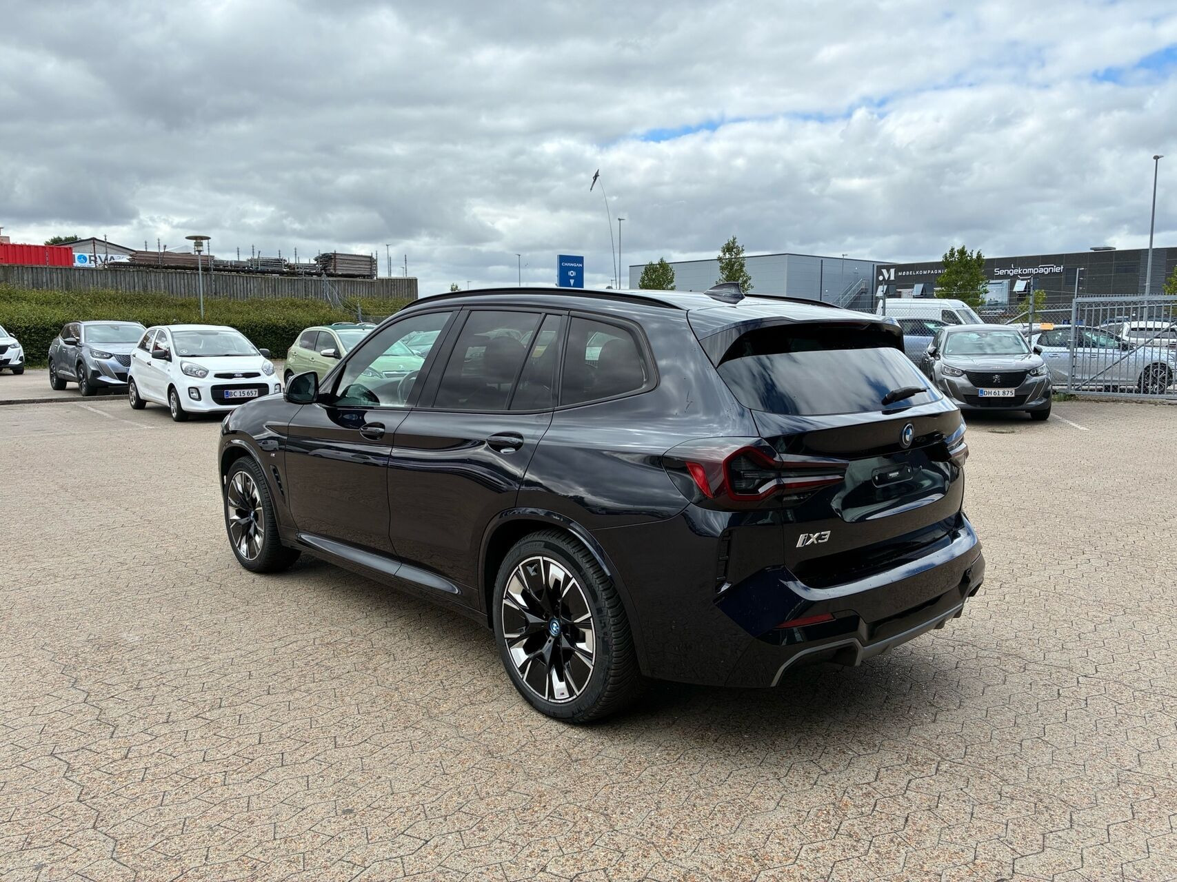 Sort BMW iX3 fra 2022