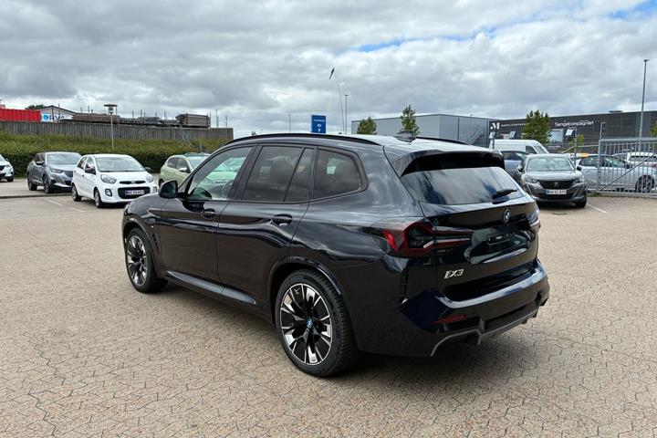 Sort BMW iX3 fra 2022